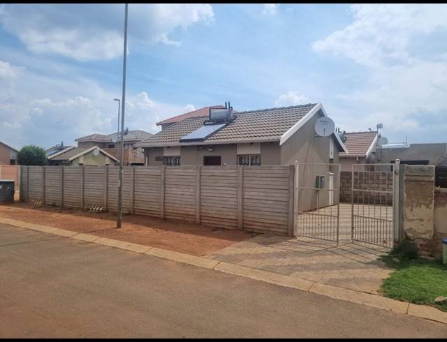 2 BEDROOM HOUSE FOR SALE IN SKY CITY